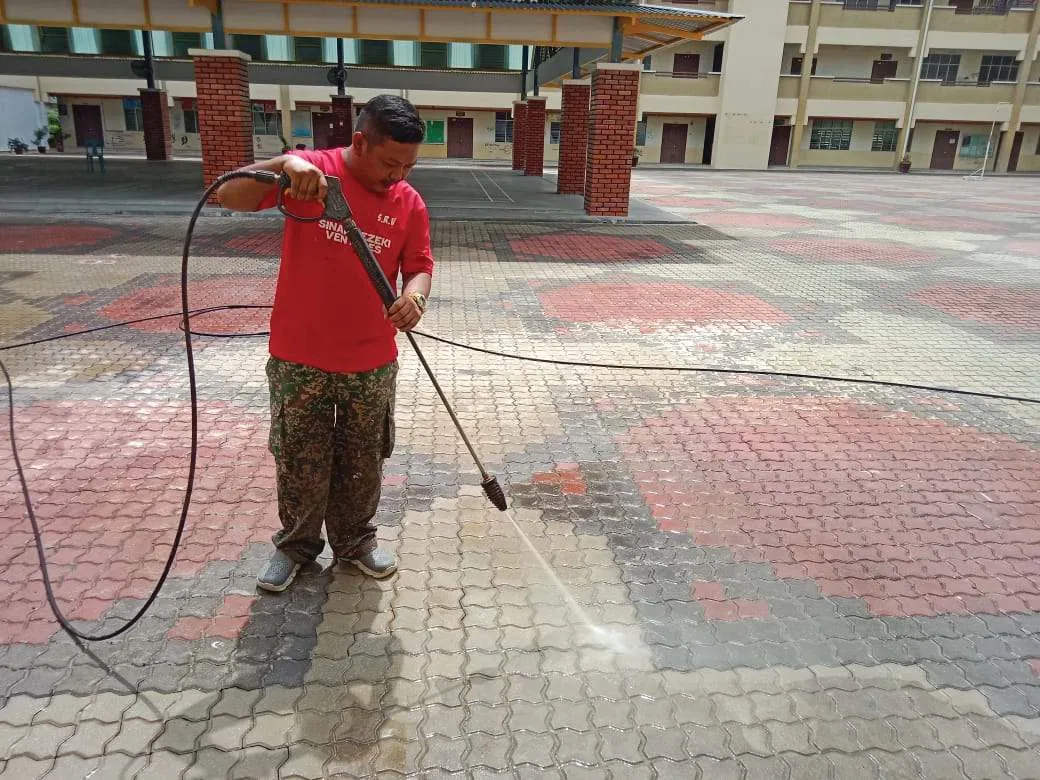 Pressure wash laluan berturap - Arfa Clean Kluang Johor